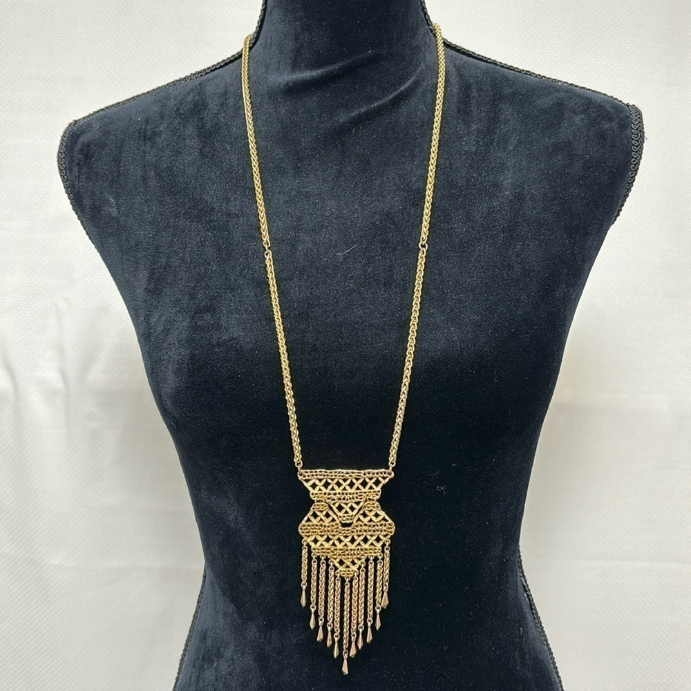 Stella and Dot Alila lace necklace